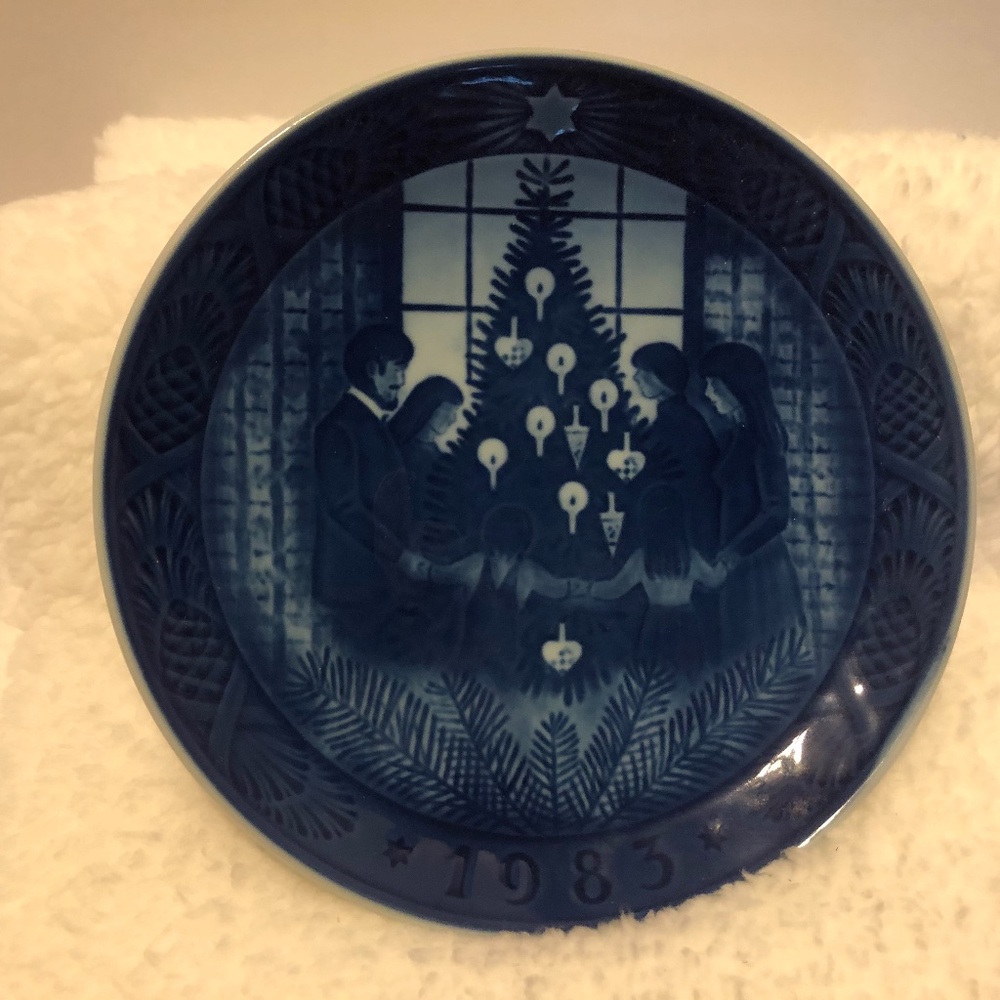 1983 Royal Copenhagen Christmas Plate